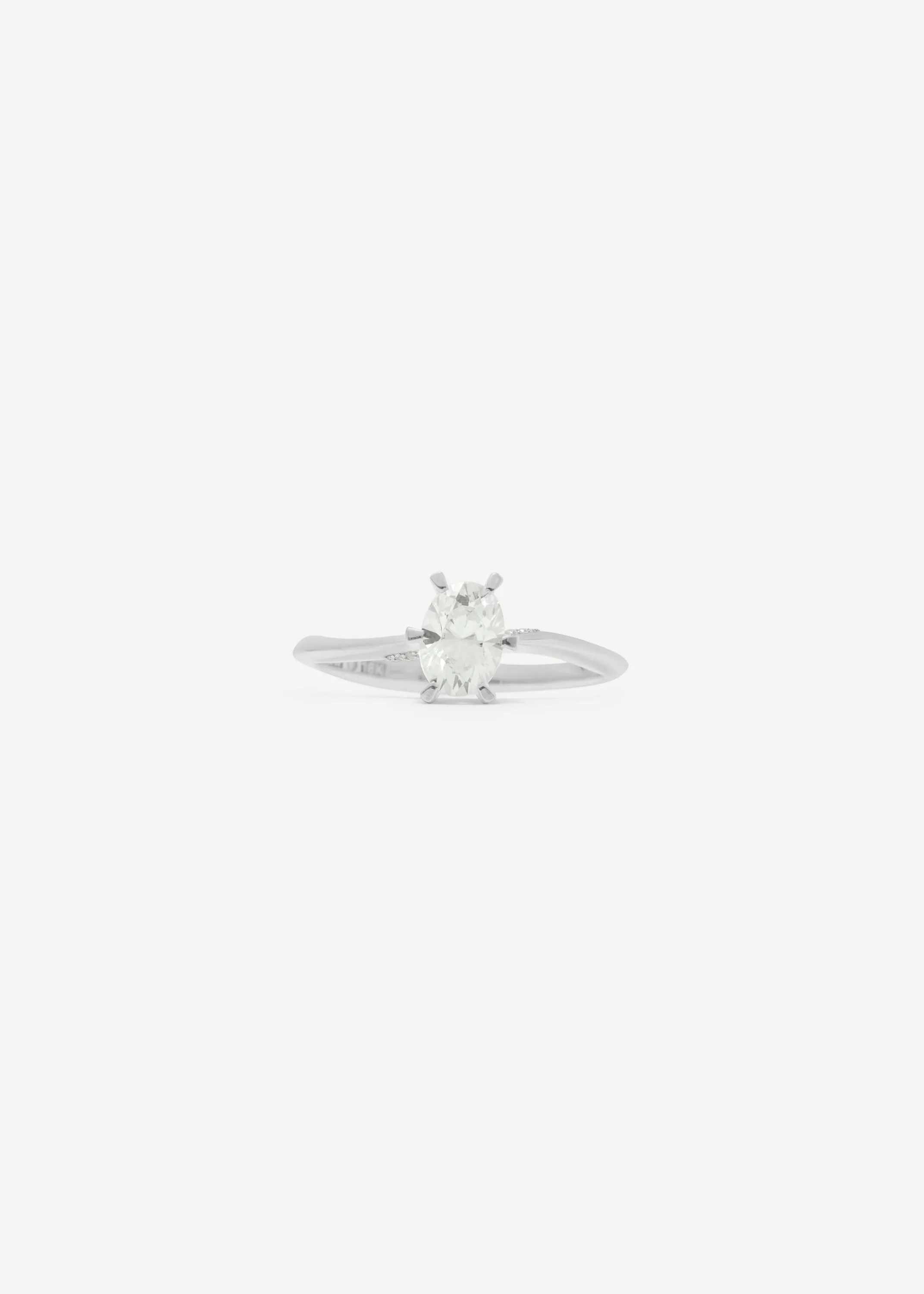 Oval Solitaire Ring Maxi Pavé 0.7 - 0.9 Ct